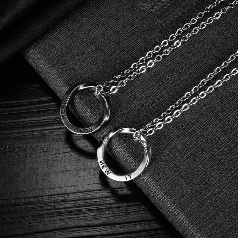 Men Accessories Pk - Collana con ciondolo a cerchio Mobius