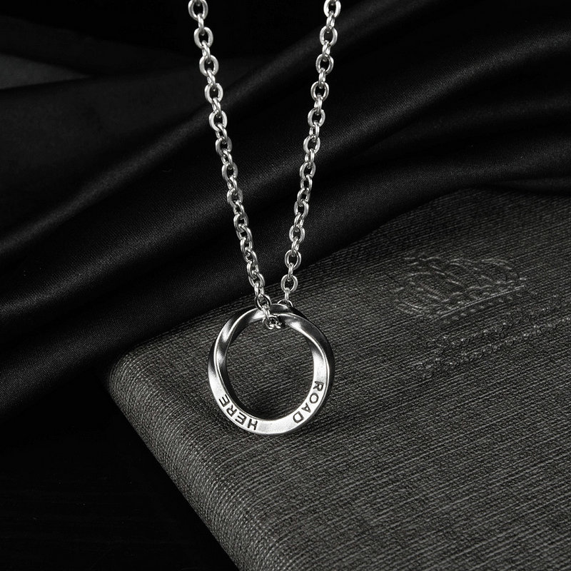 Collana con ciondolo a cerchio - Men Accessories Pk recensione e prezzo